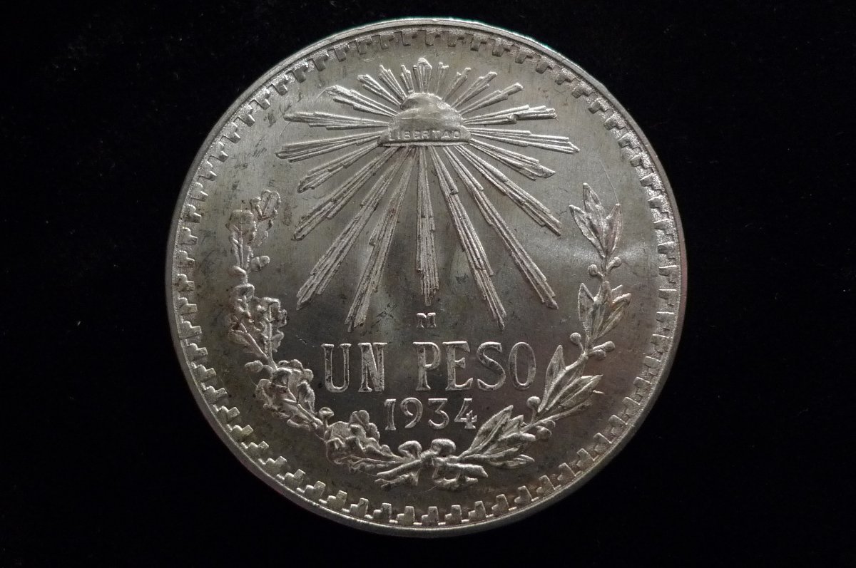 Post-A-Coin-Or-Medal-With-A-Die-Crack!