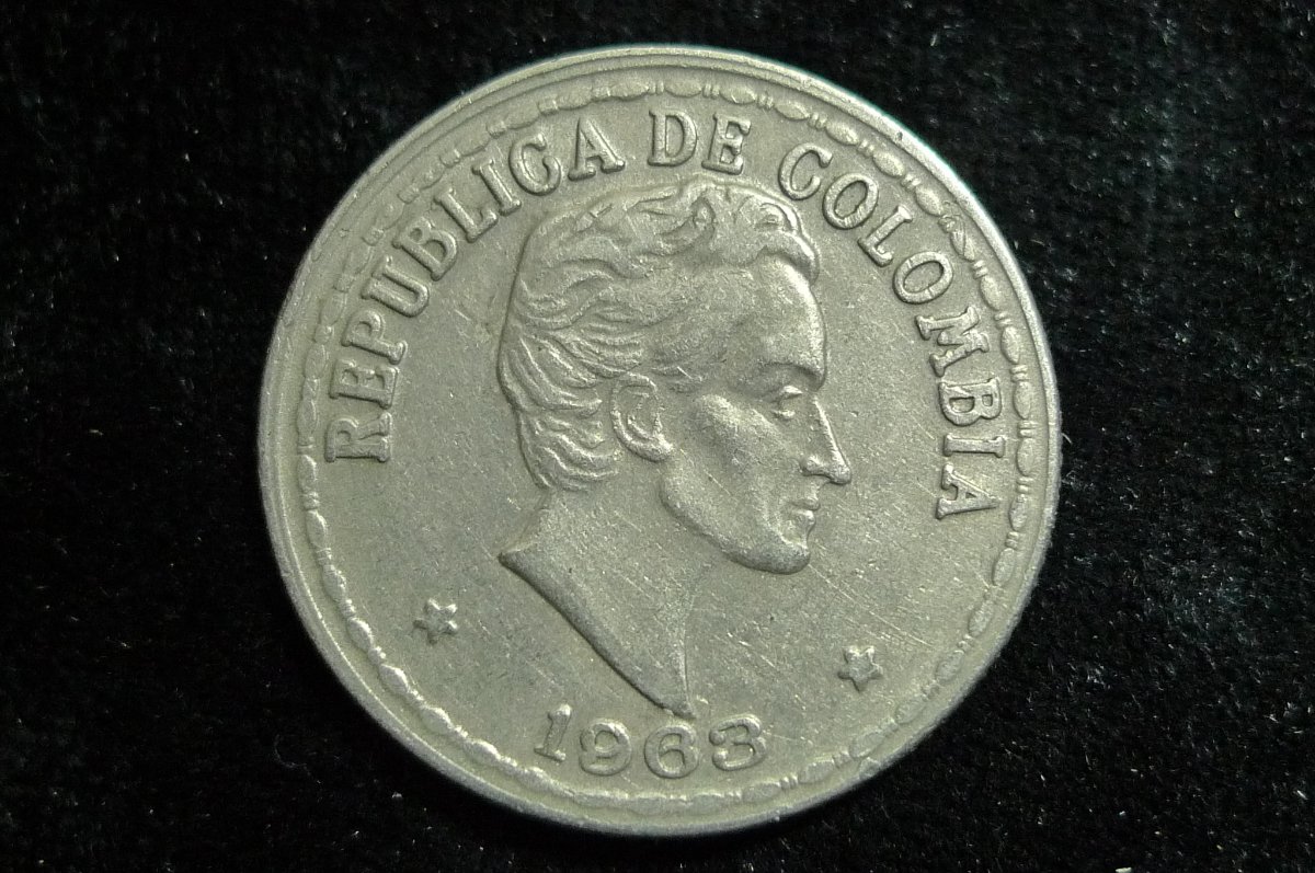 Post-A-Coin-Or-Medal-With-A-Die-Crack!