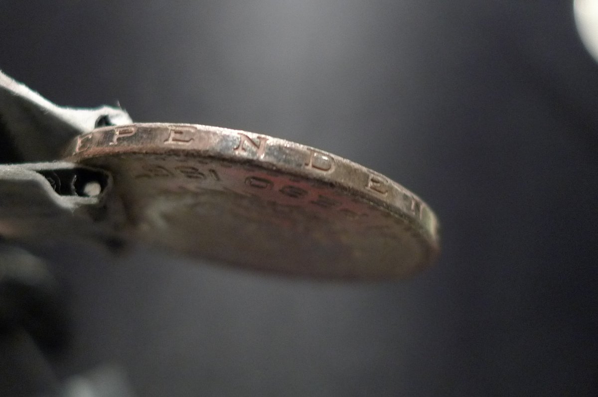 Show-Your-Coins-With-Different-Edges