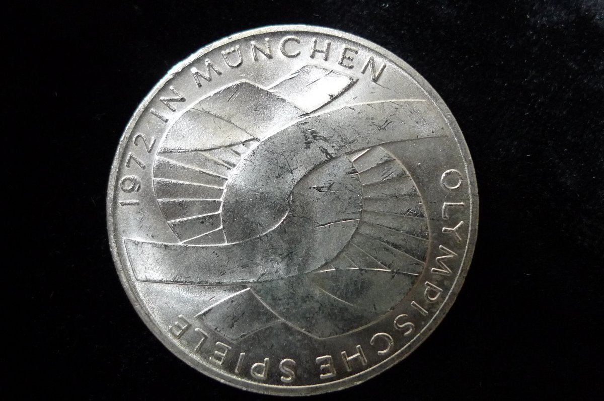 Around-The-World-With-Coins---A-Coin-Geography-Game
