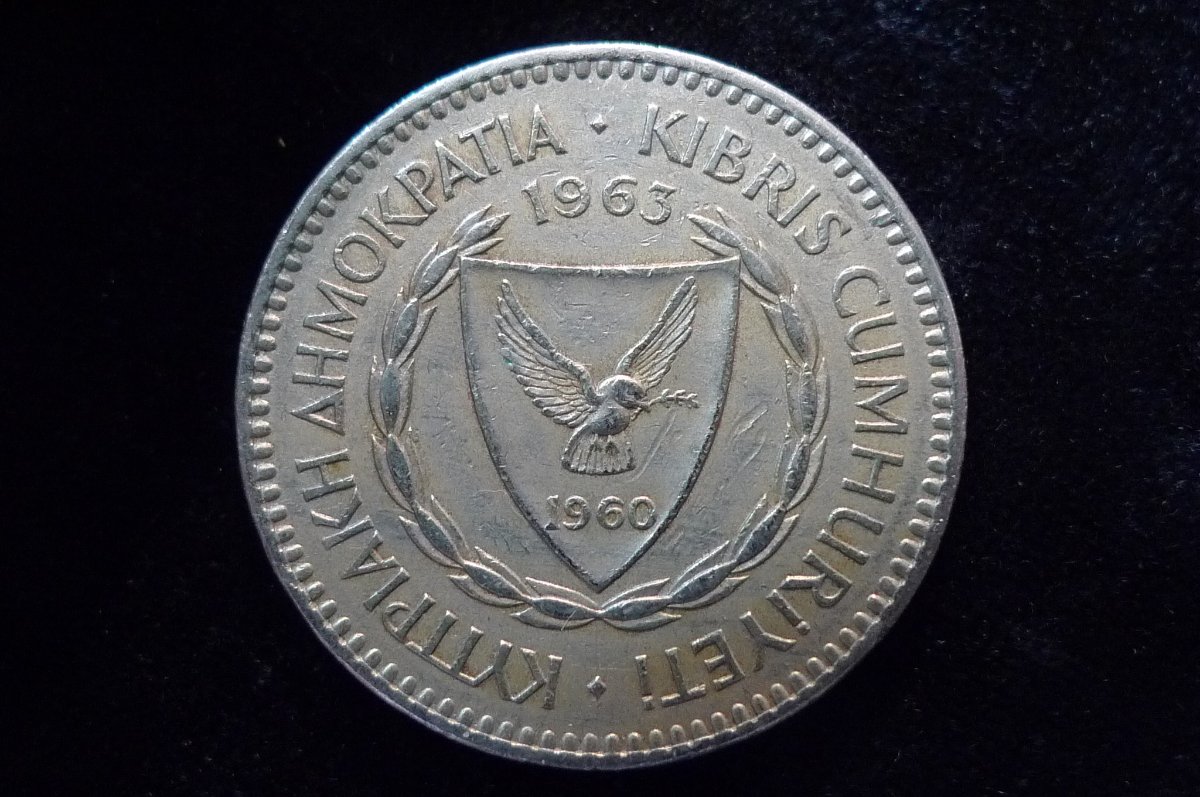 Post-Your-Coins-With-Coats-Of-Arms,-Shields,-Crests,-Crowns,--Etc.