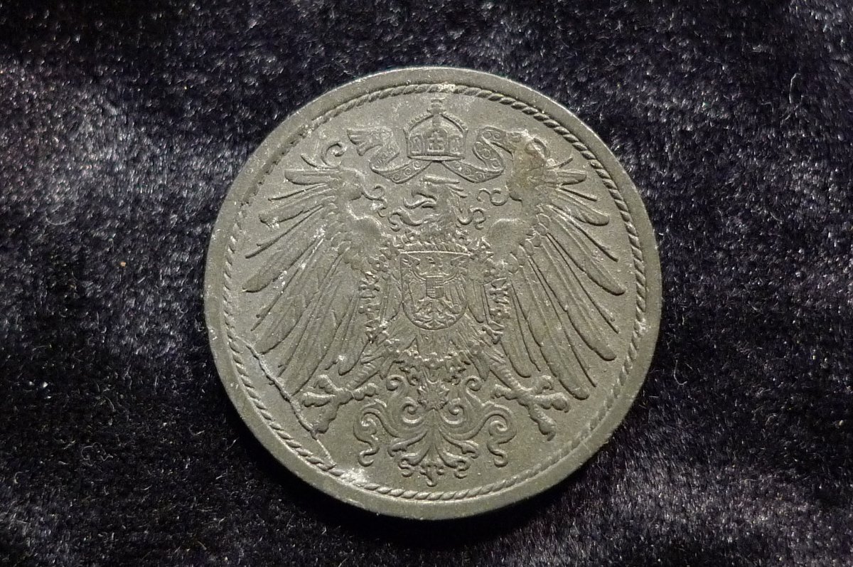 Post-A-Coin-Or-Medal-With-A-Die-Crack!