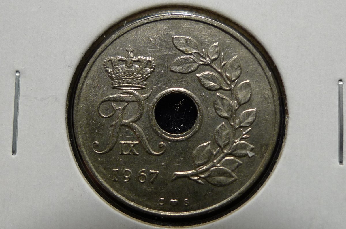 Around-The-World-With-Coins---A-Coin-Geography-Game