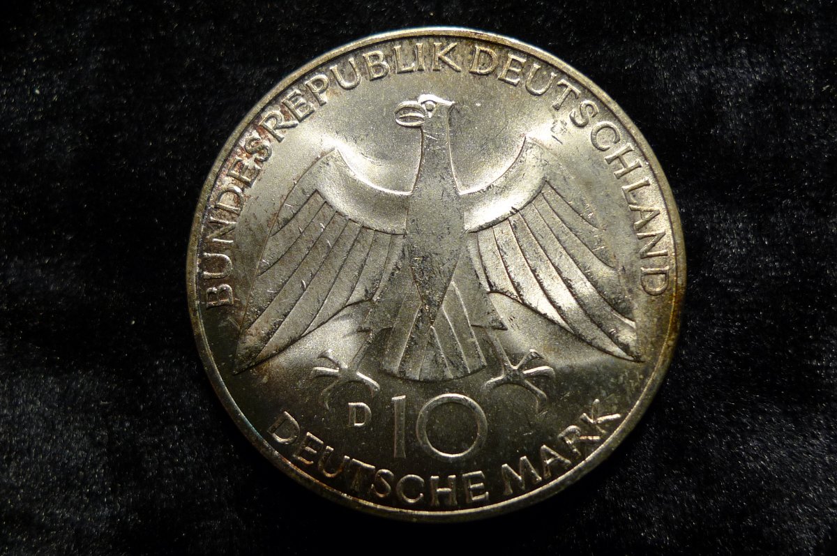 Around-The-World-With-Coins---A-Coin-Geography-Game