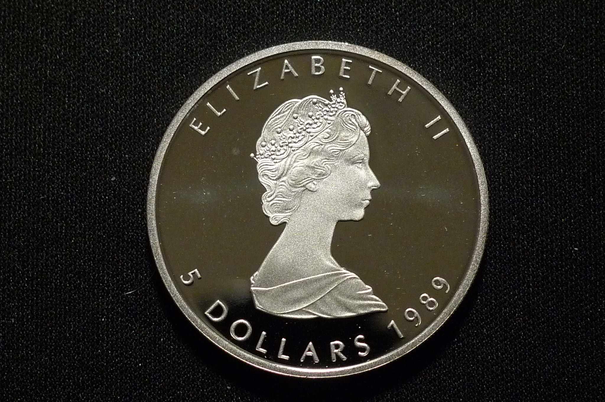 Queen-Elizabeth-II-Memorial-Thread