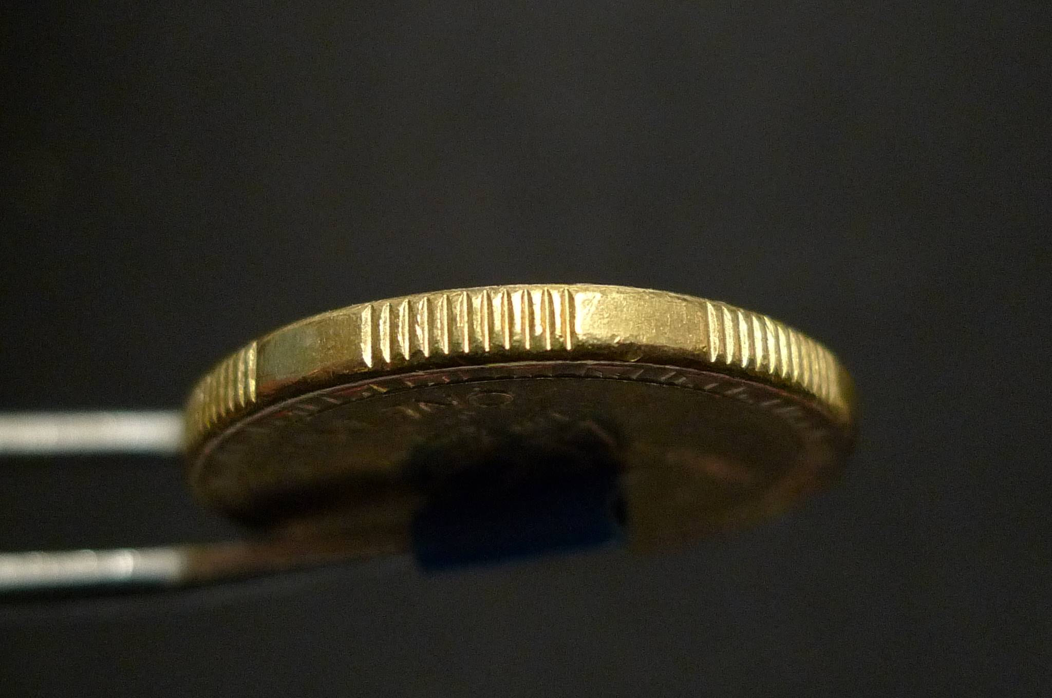 Show-Your-Coins-With-Different-Edges
