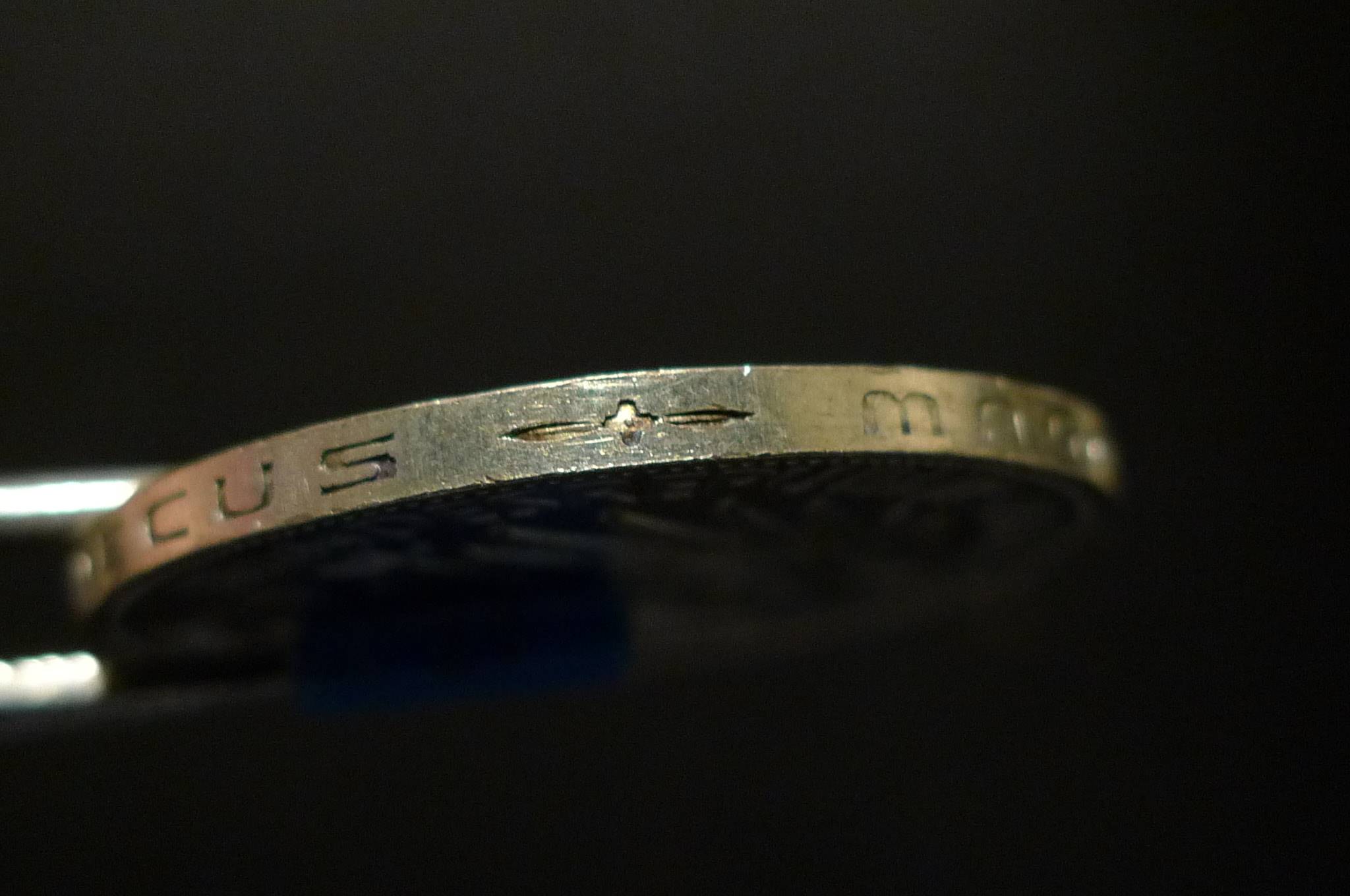 Show-Your-Coins-With-Different-Edges