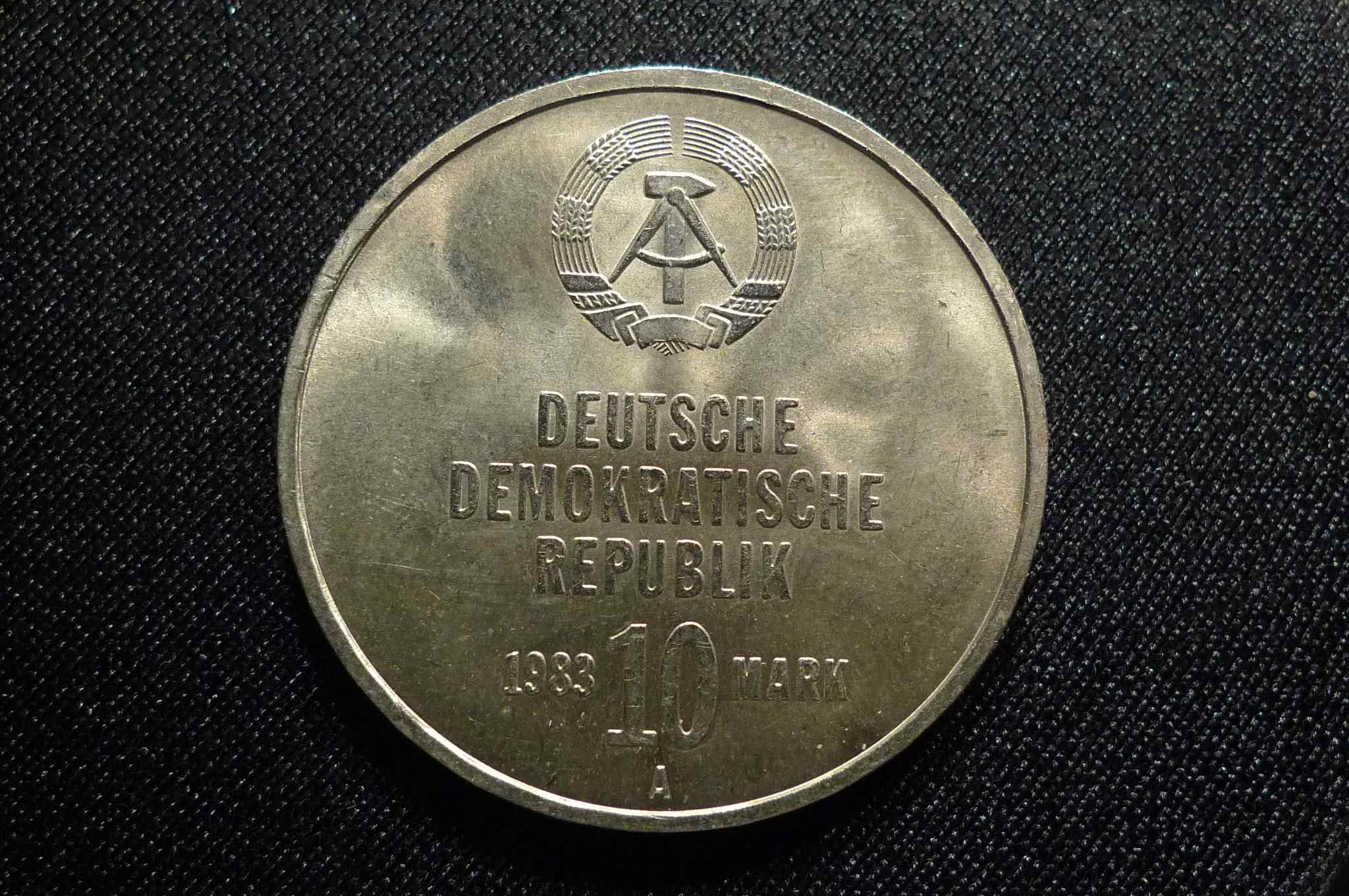 Post-Your-Coins-Depicting-Weaponry!