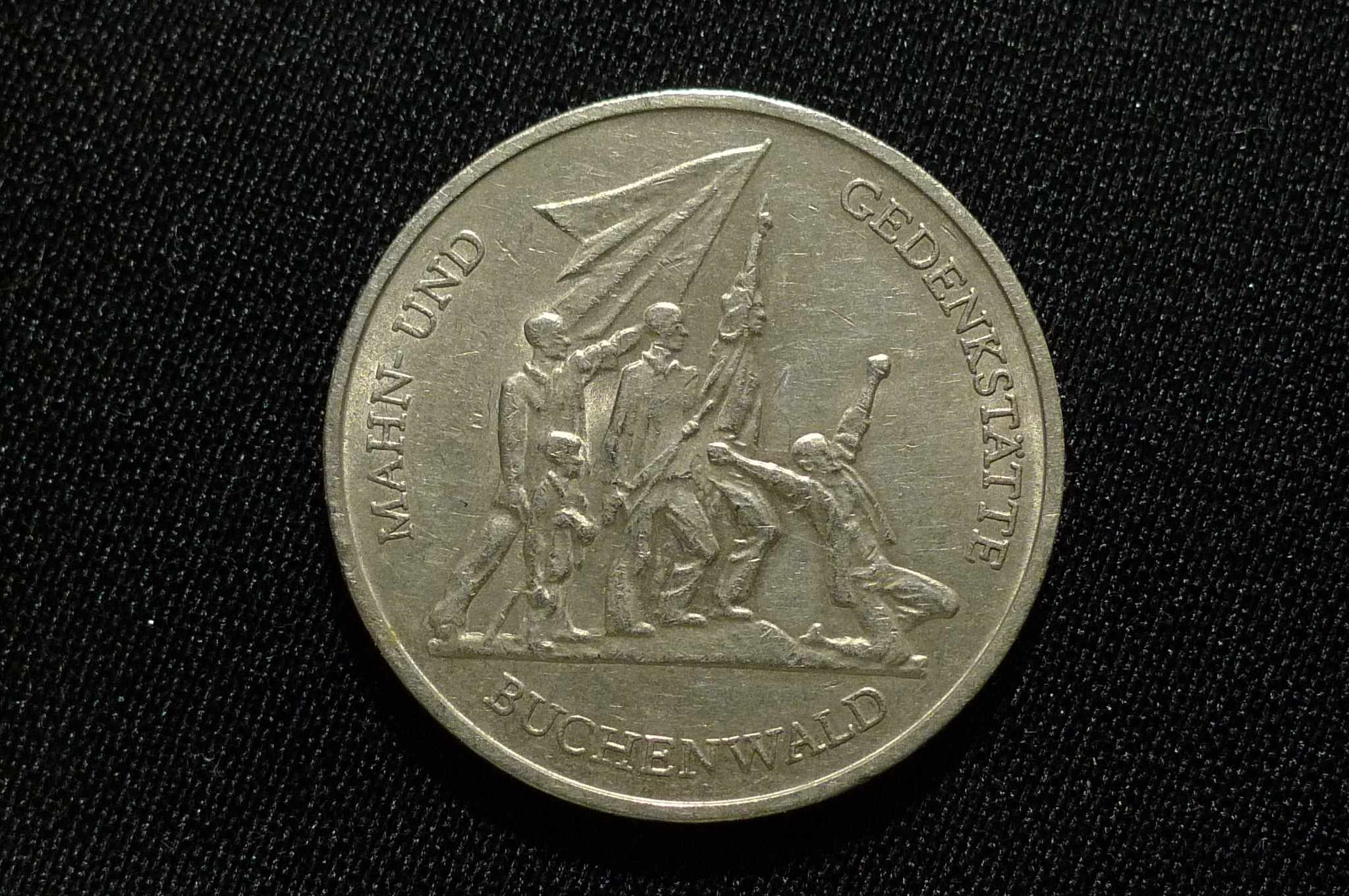 Post-Your-Coins-And-Medals-That-Feature-A-Flag
