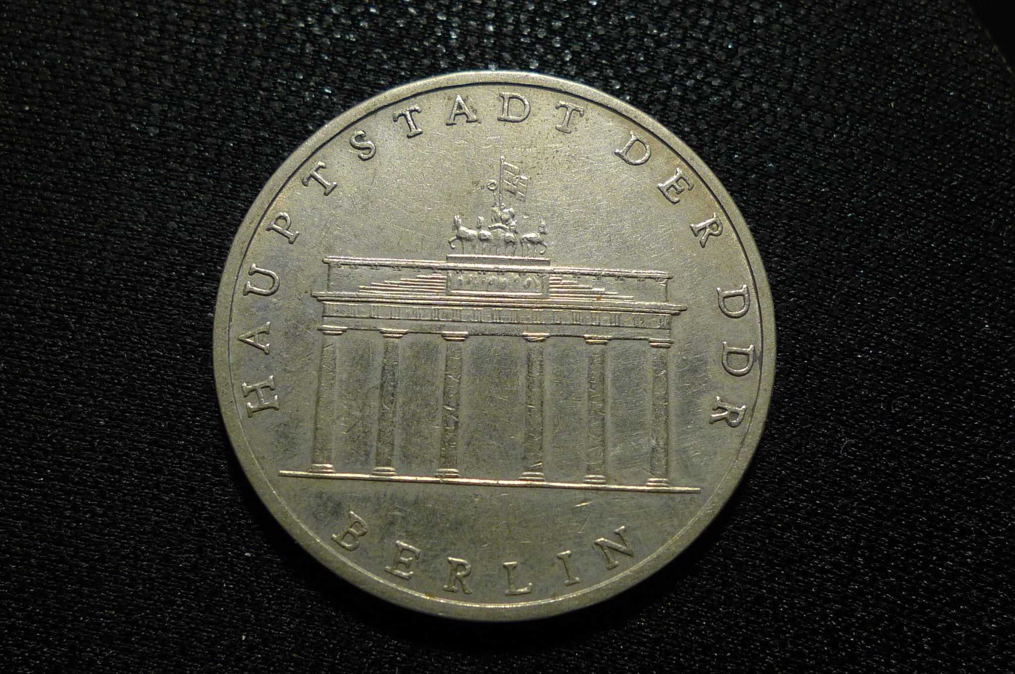 Post-Your-Coins-With-Horses