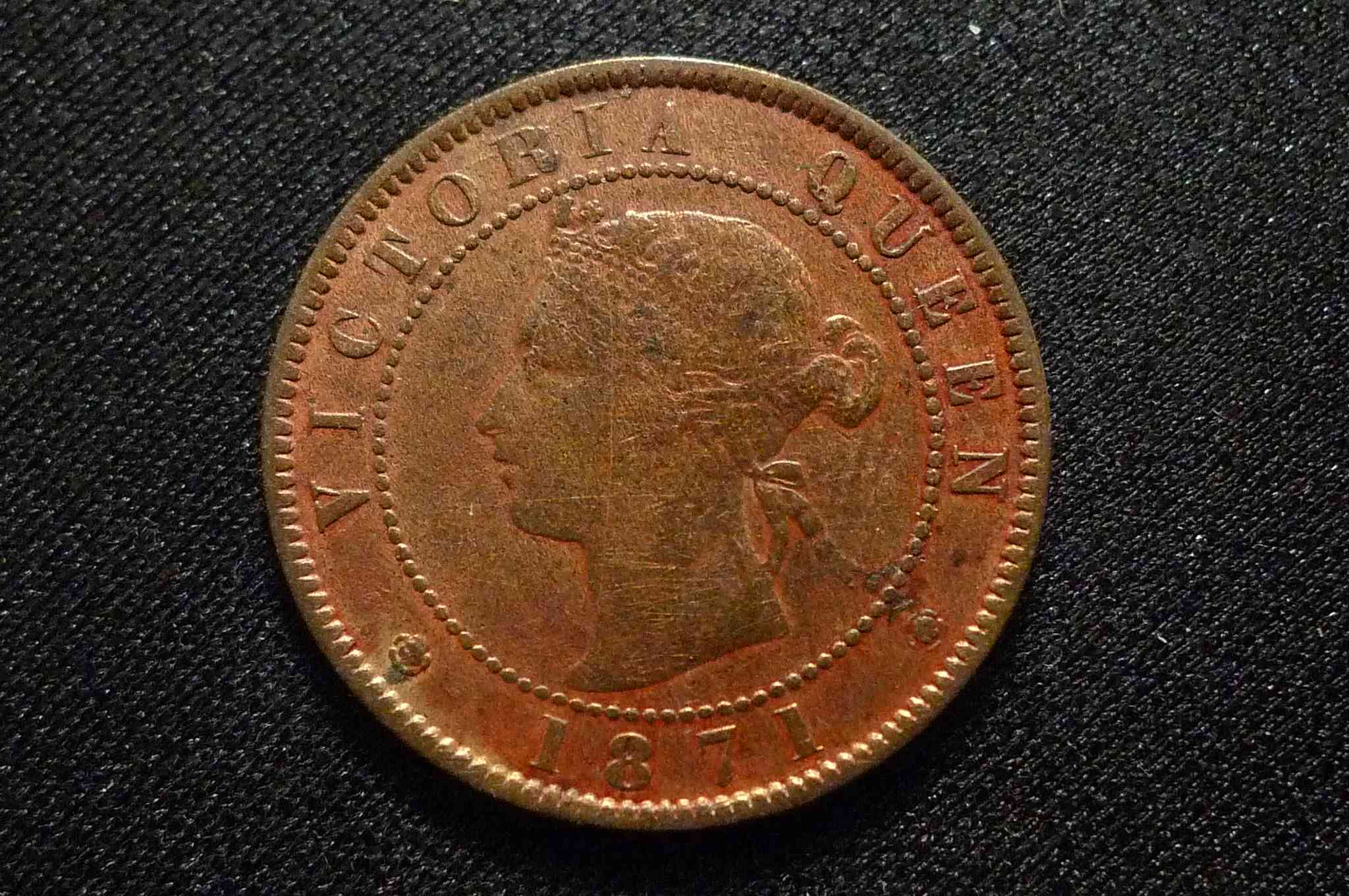 Post-A-Coin-Or-Medal-With-A-Die-Crack!