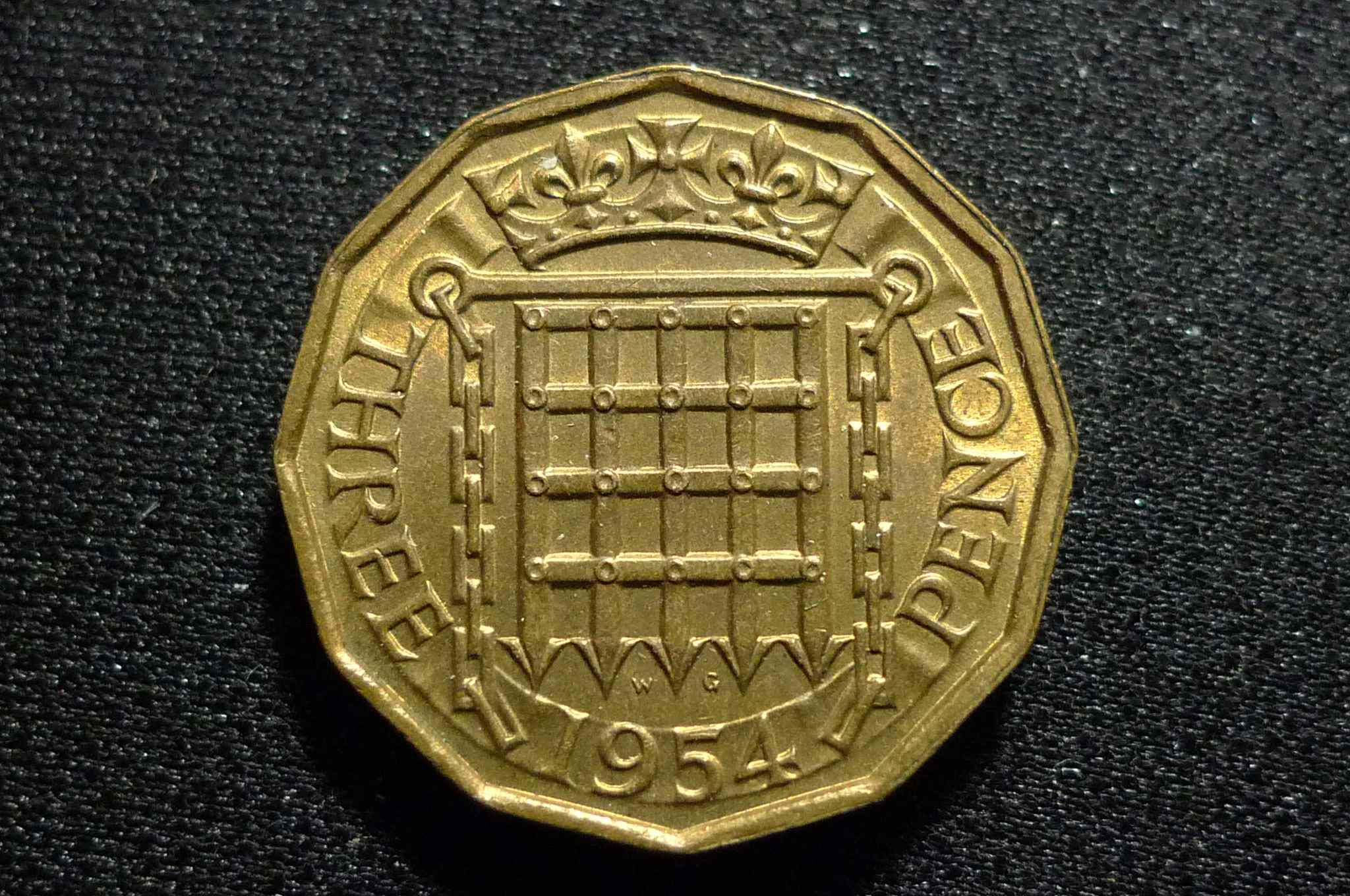 Queen-Elizabeth-II-Memorial-Thread