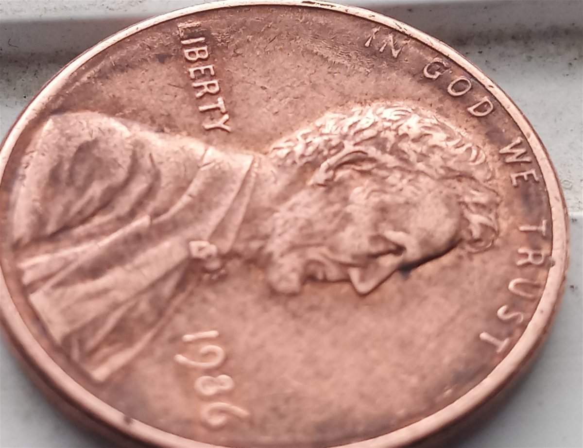 1986-Lincoln-Cent-Rim-Error.-Possible-Doubling