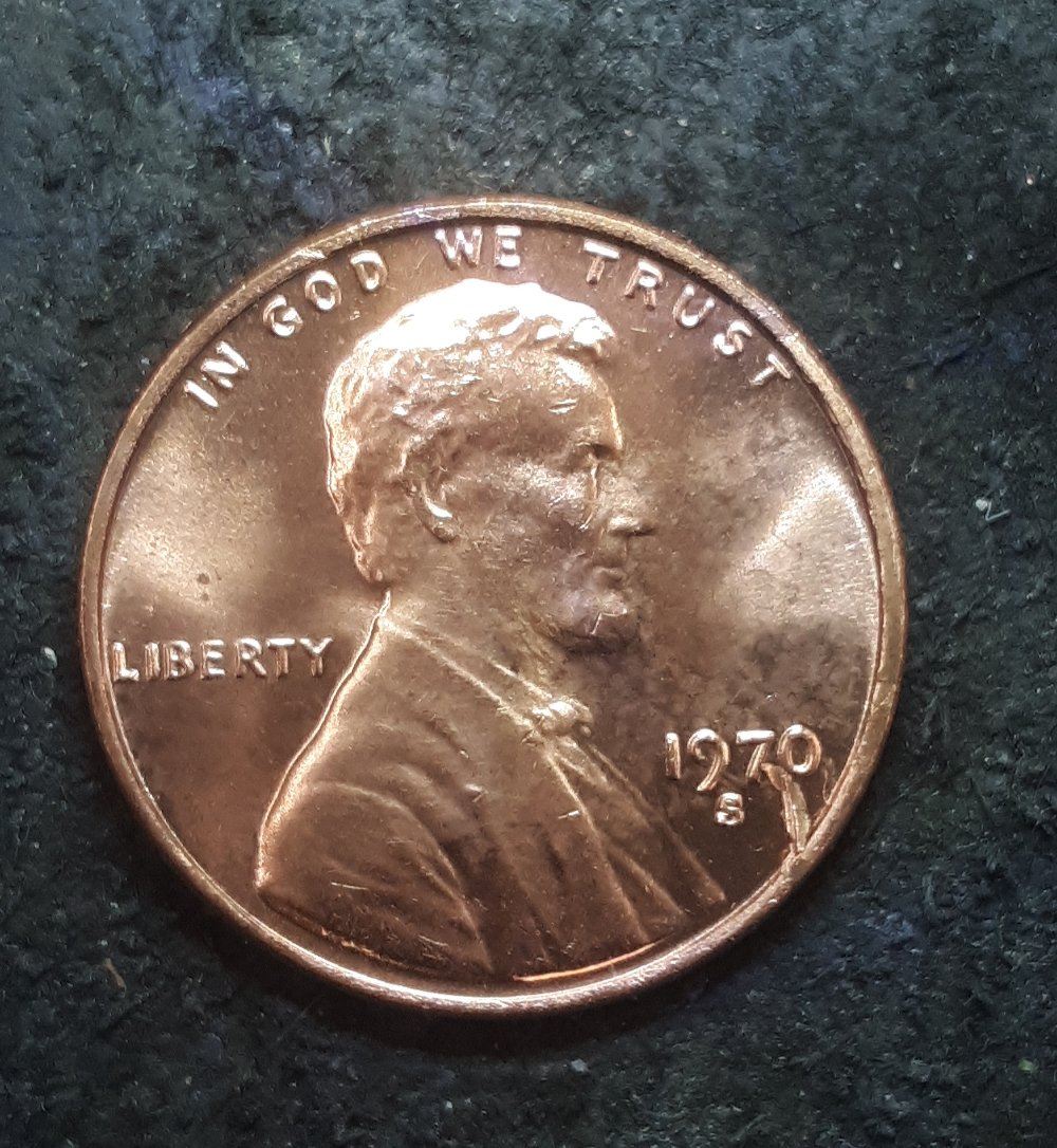 1970-S-Large-Date,-Trying-To-Identify-An-Odd-Feature