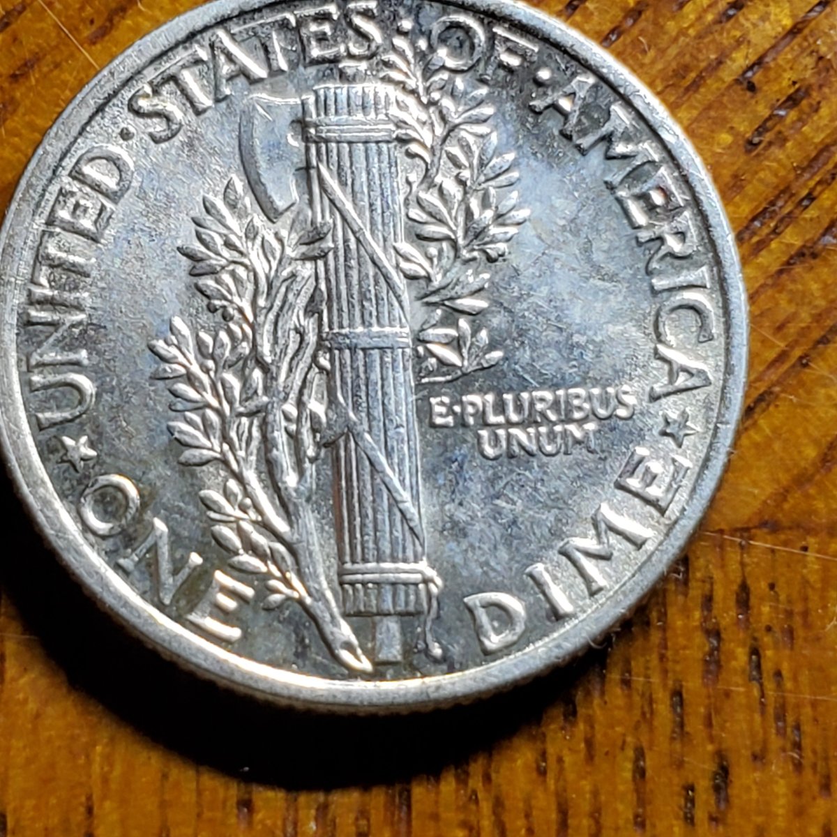 Beautiful-1942-Mercury-Dime-With-Slight-Tone