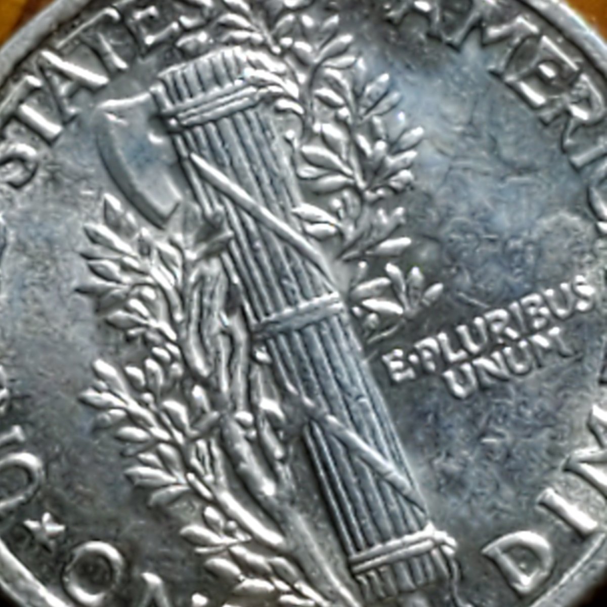 Beautiful-1942-Mercury-Dime-With-Slight-Tone