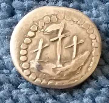 Unknown-Small-Coin/Token-With-3-Crosses-On-Front-And-1-On-The-Reverse