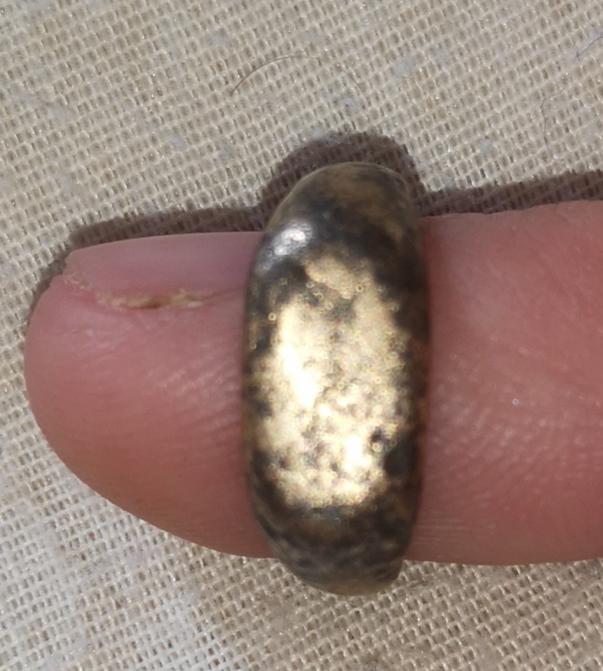 Is-This-Roman?-My-First-Attempt-At-Cleaning-A-Very-Encrusted-Ring!!