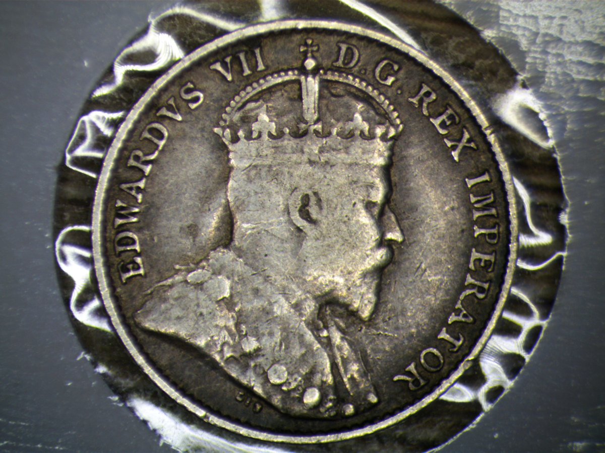1909-Canadian-5-Cent---Round-Leaves-I-Think,-But-Bow?-No-Bow?-Grade?
