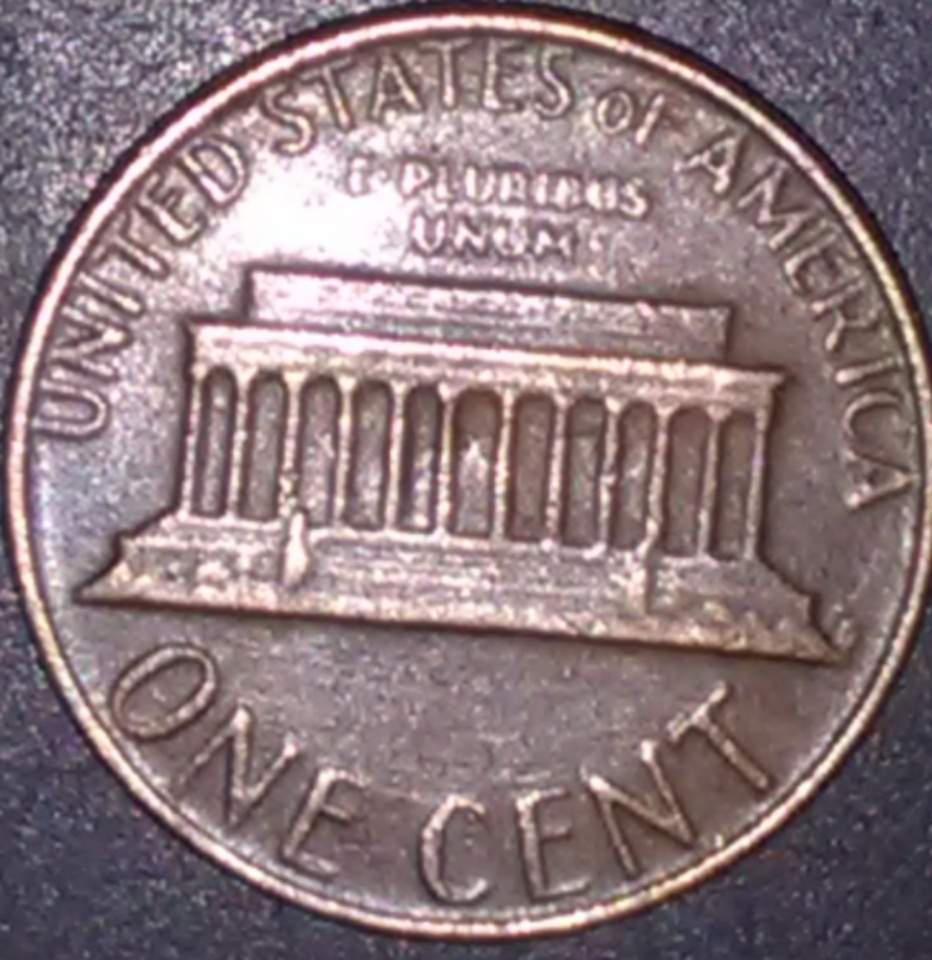 1982-D-Small-Date-Lincoln-Cent-With-Strange-Drag-Marks-Mint-Damaged?