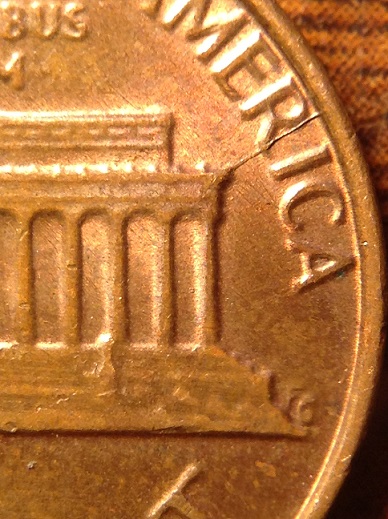 1982-LMC-Small-Date-Copper-Reverse-Double-Die-Crack,-Possibly-Full-Roof