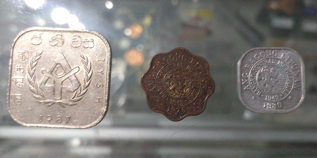 Show-Your-Coins-With-Different-Edges