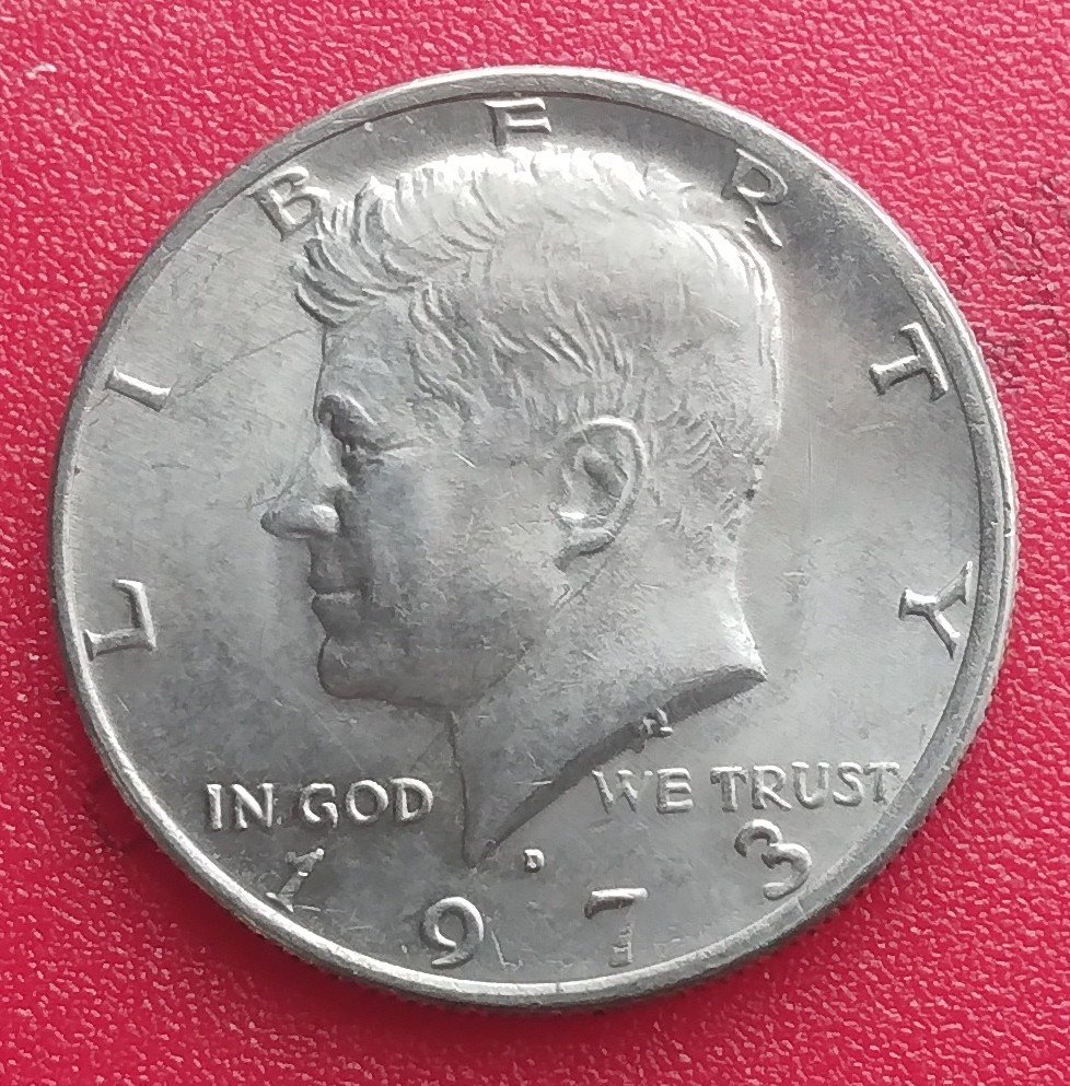 1973-D-Half-Dollar-Is-This-Off-Center-And--Missing-F-In-Designers-Initials?