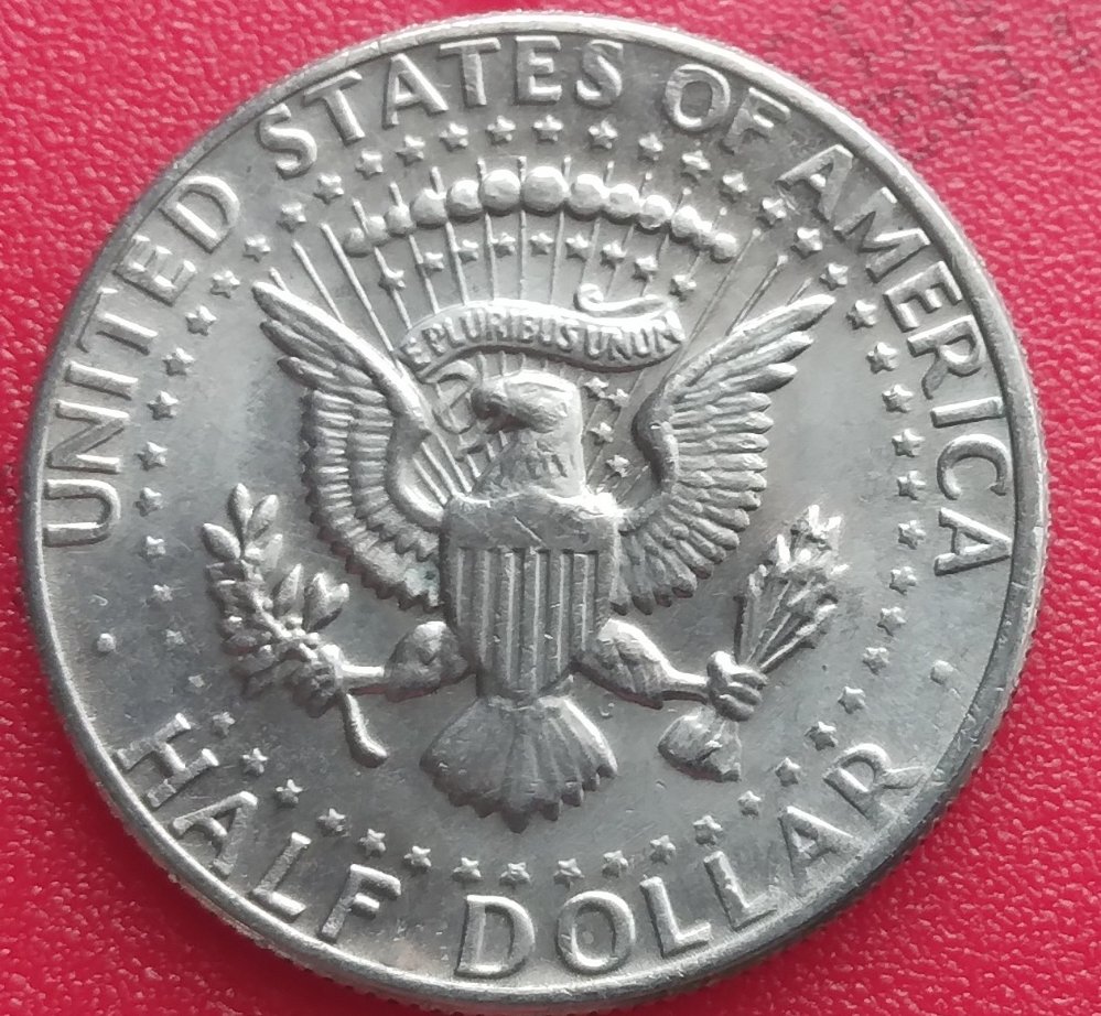 1973-D-Half-Dollar-Is-This-Off-Center-And--Missing-F-In-Designers-Initials?