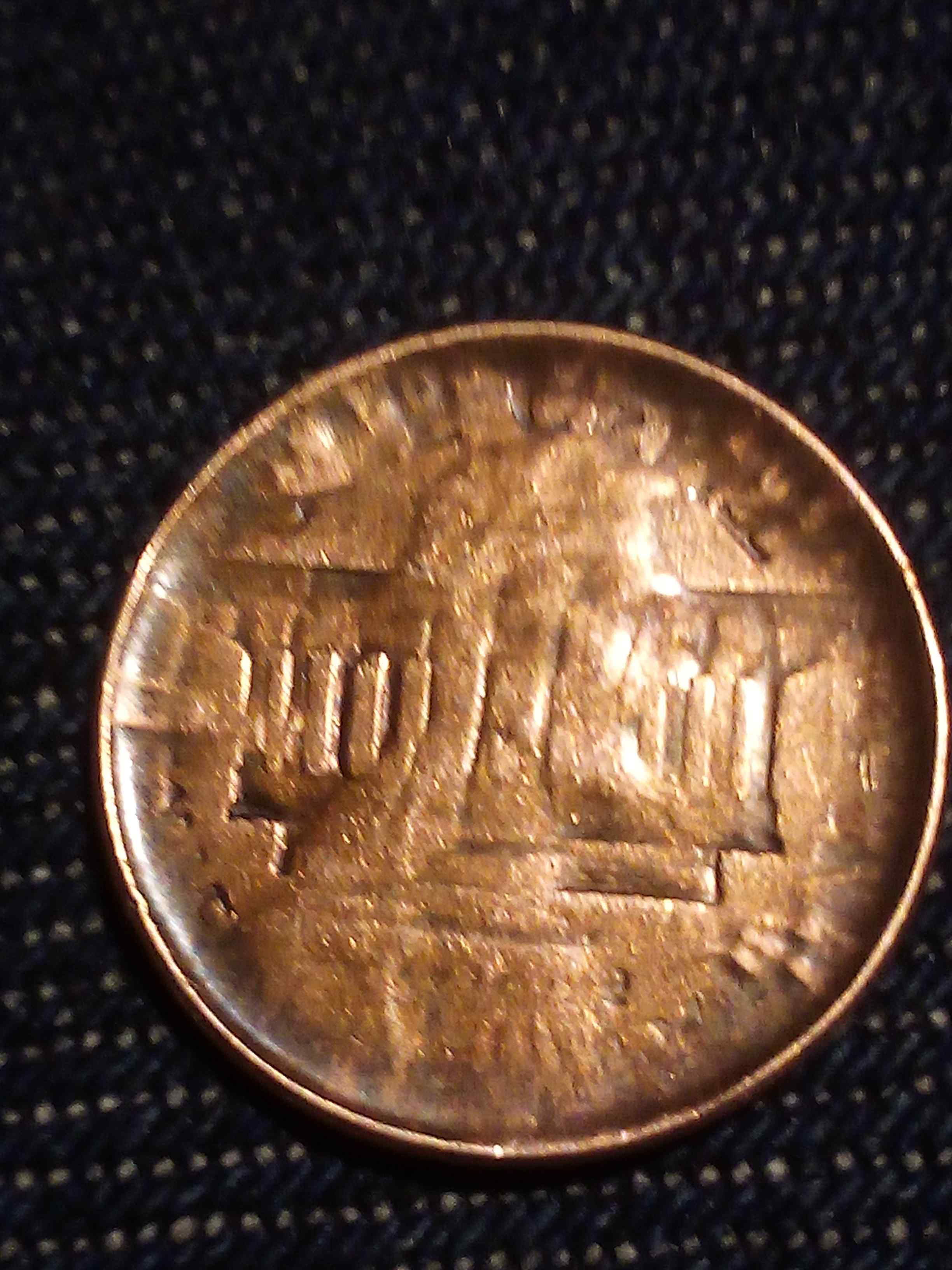 1982-D-Copper-Has-Breakage-Or-Clash-Error-Strong-Possibly-Small-Date-Cent