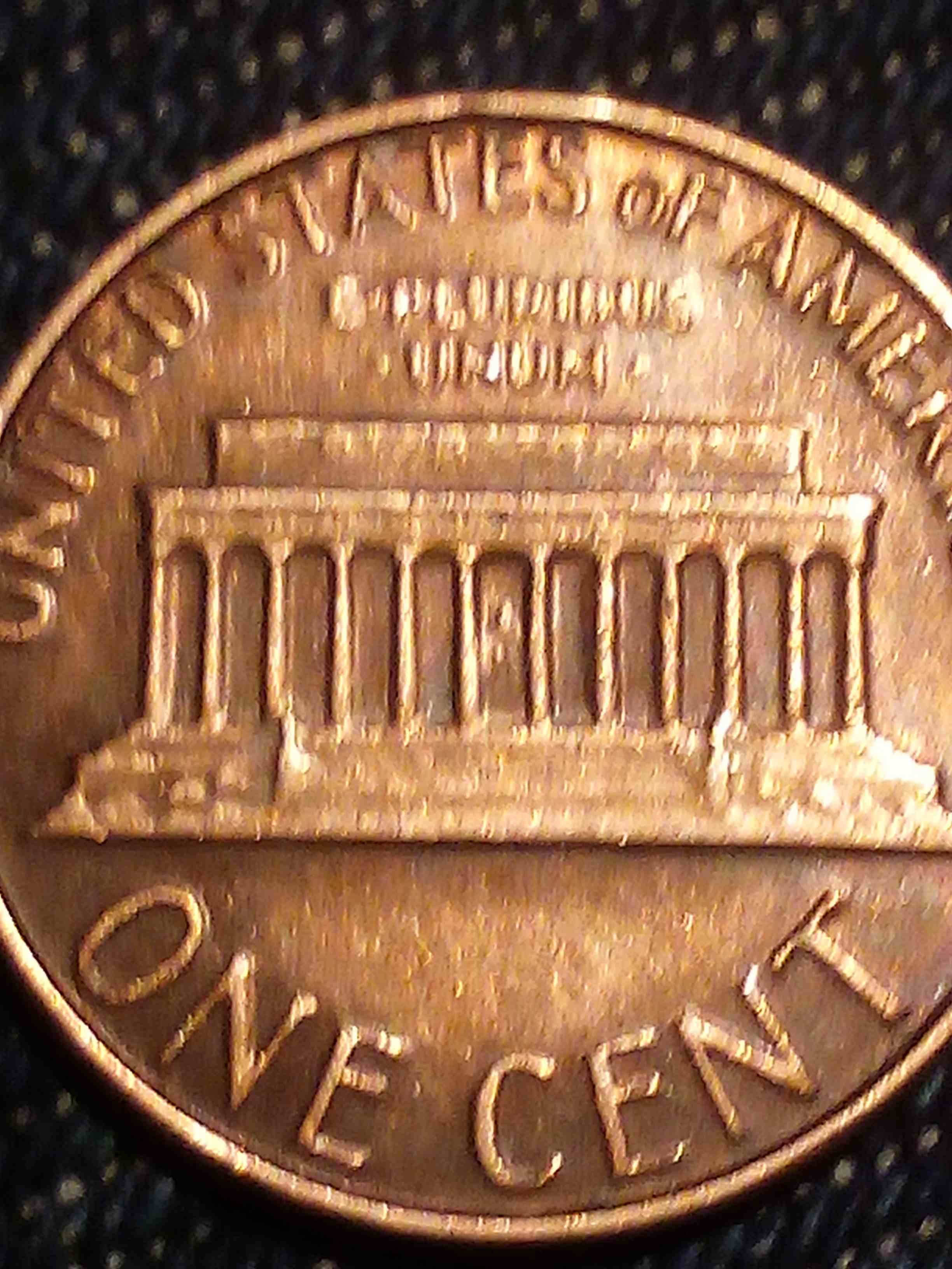 1982-D-Copper-Has-Breakage-Or-Clash-Error-Strong-Possibly-Small-Date-Cent