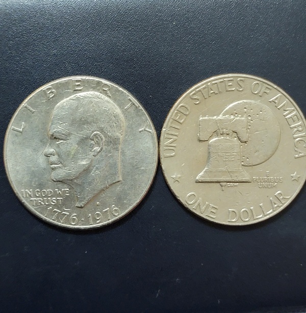 1776-1976-Heisenhower-Bell-And-Moon-US-Dollar
