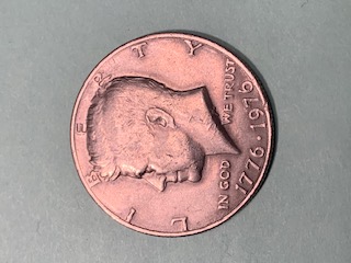 Is-This-A-Major-Cud/Die-Break-Bicentennial-JFK-Half-Dollar?
