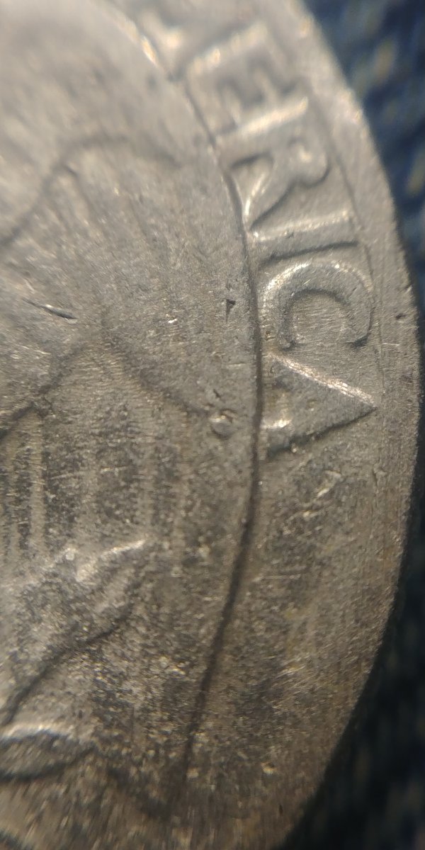 1970--D-25c-Washington-Quarter:-Error/-Variety--Damage/-Doctored?