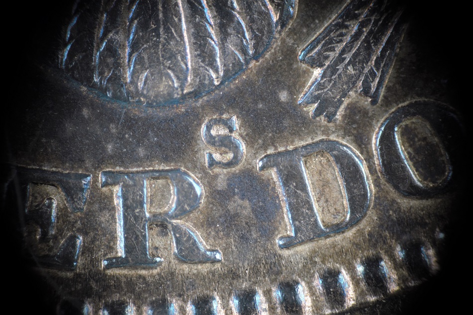Extreme-Macro-Coin-Photography