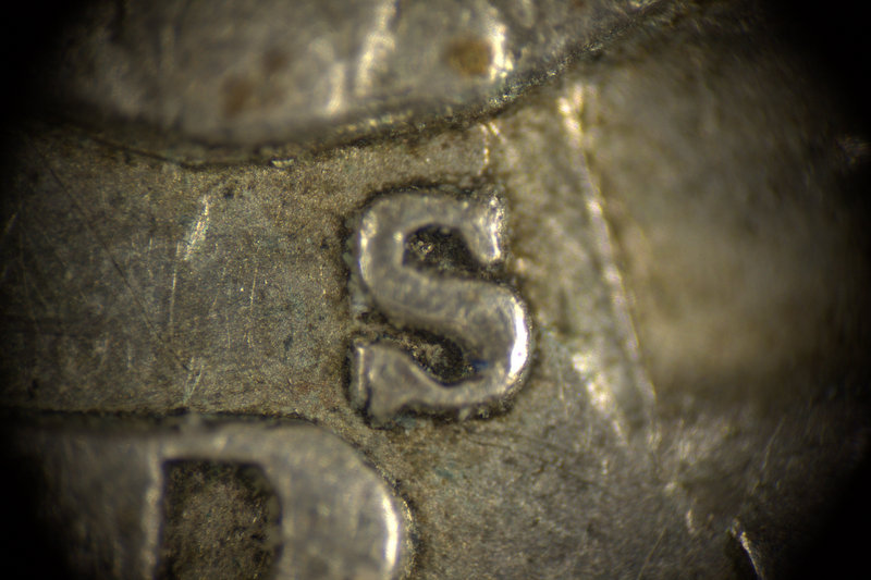 Extreme-Macro-Coin-Photography