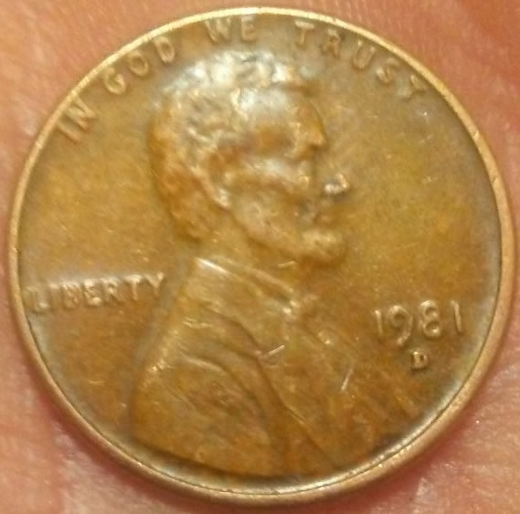 1981-D-Lincoln-Penny-Struck-Slightly-Off-Center-And-Odd-Color