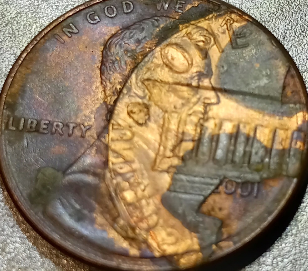 Help!-2001-Lincoln-Cent.-Impossible-Or-Legit?