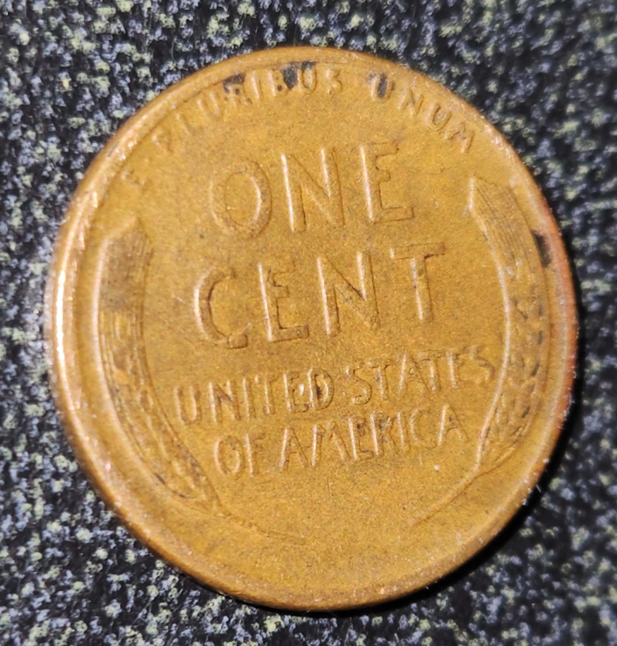 Help-With-Grading-1928-S-Wheat-Penny.-Are-Any-Pennies-Without-Errors-Worth-Selling?