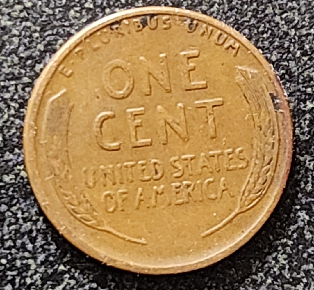 Help-With-Grading-1928-S-Wheat-Penny.-Are-Any-Pennies-Without-Errors-Worth-Selling?