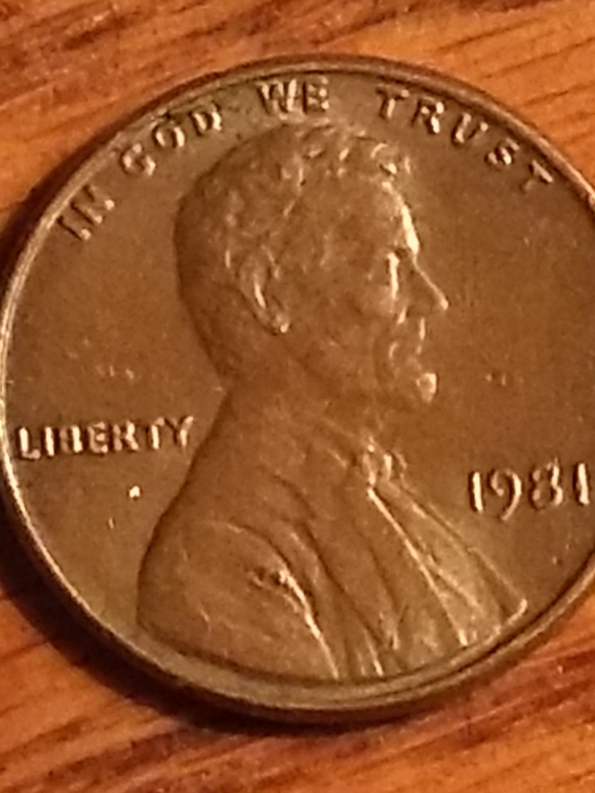 1981-Penny-Something-On-Lincoln's-Shoulder?