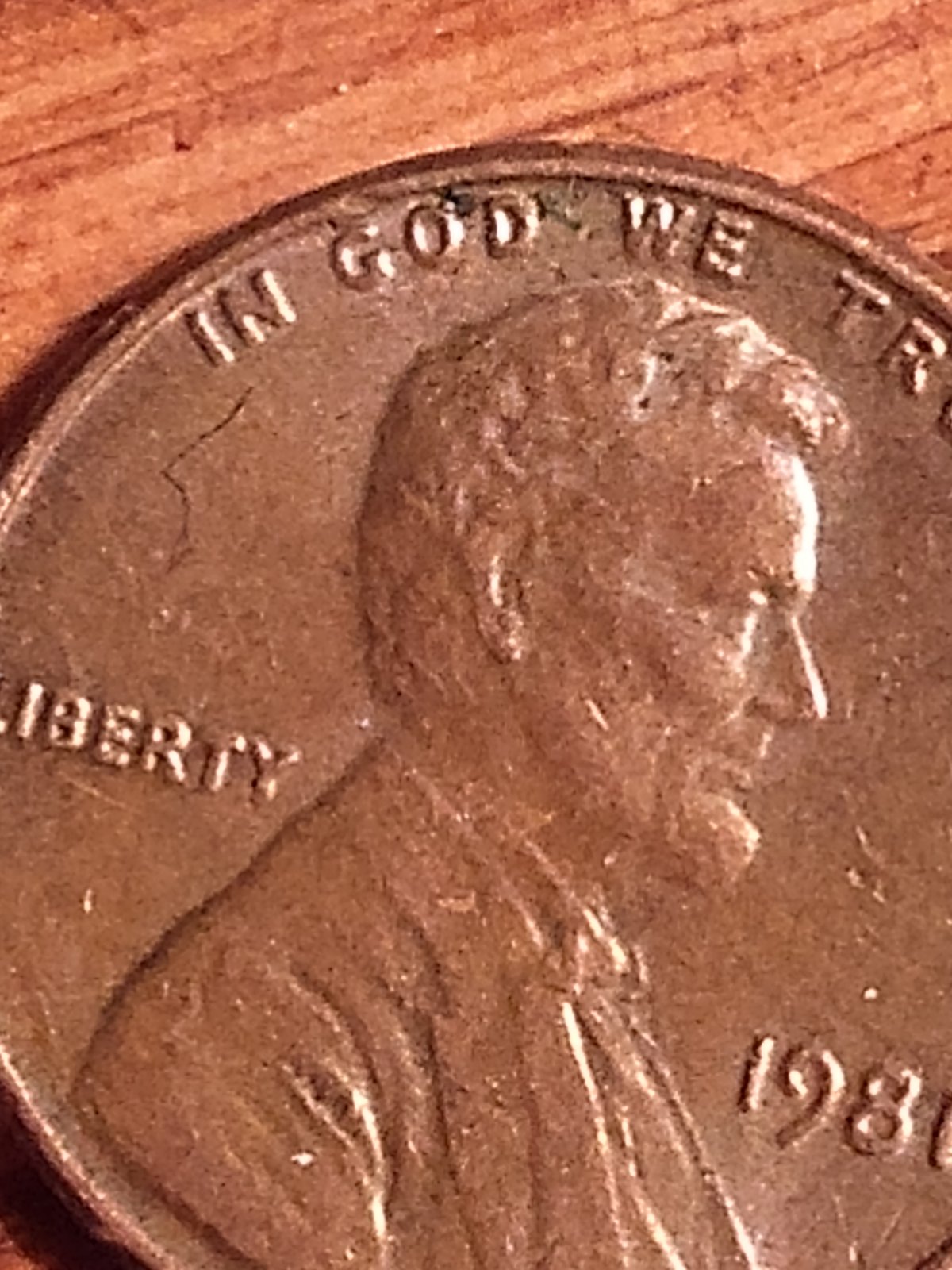 1981-Penny-Something-On-Lincoln's-Shoulder?