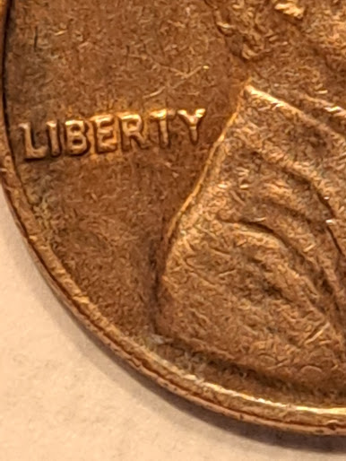 1977-Lincoln-Penny-/-Shows-Shadows-On-Obverse-And-Reverse
