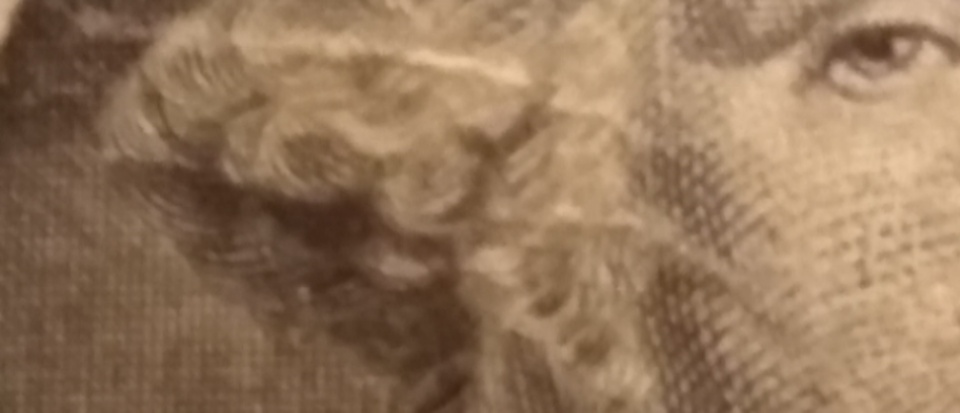 2013-Dollar-Bill-Looks-Like-Thread-Is-Through-Face