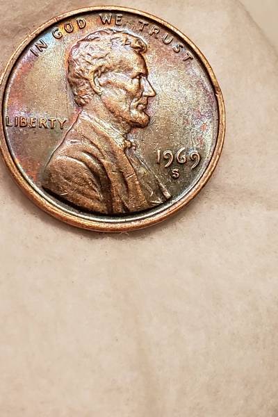 Bilateral-Collar-Crack-On-A-1969-S-Lincoln-Cent?