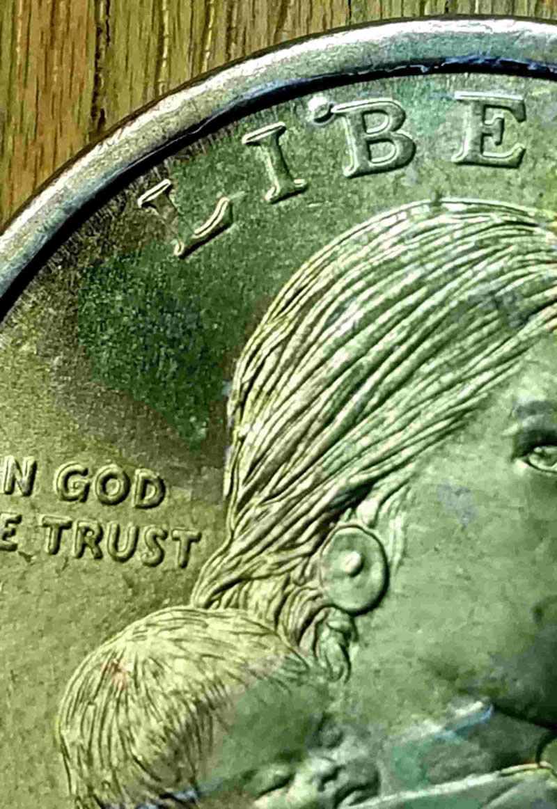 2000-P-Sacagawea-Dollar,-Die-Chip?-Cheerio?