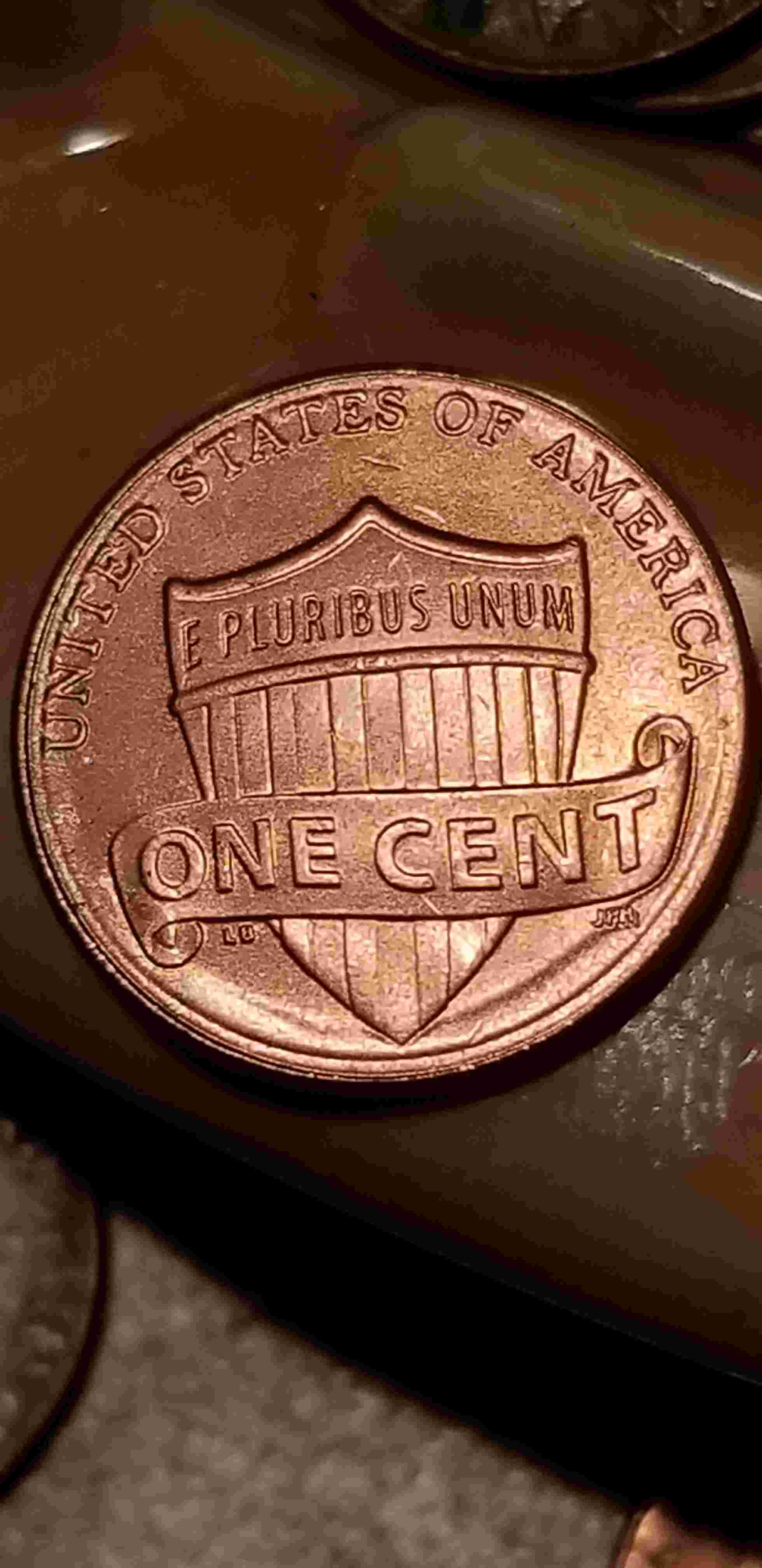 2018-D-Lincoln-Sheild-Penny--Heavy-On-Topfront-And-Bottom-Back,--Error?