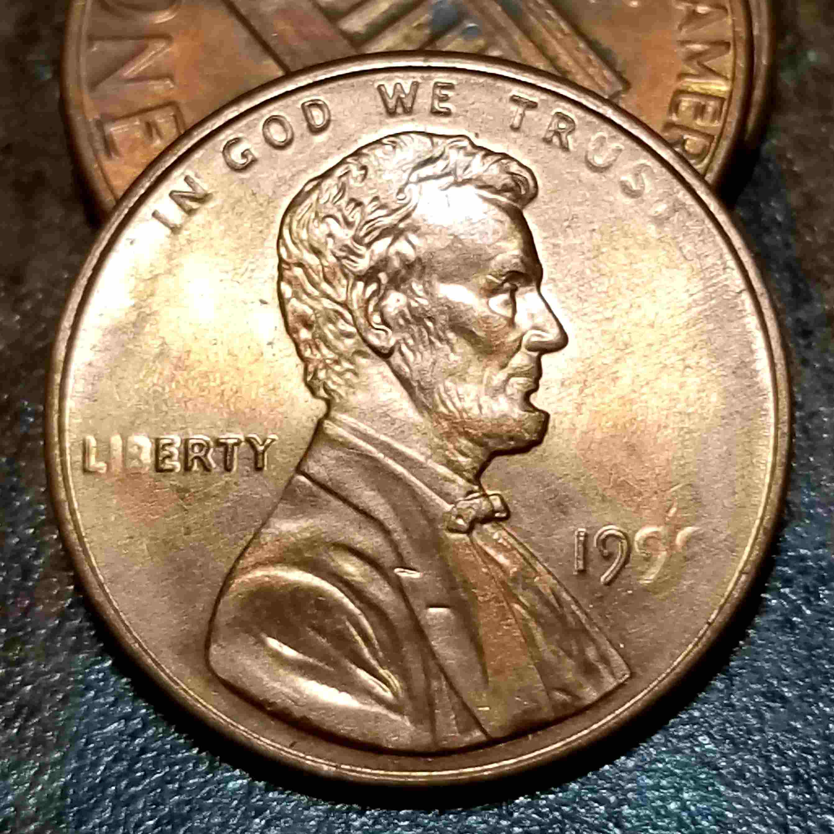 1999-Maybe-2--P-LMC-Error?-Faint-2-Above-And-Between-99's