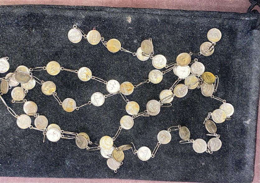 Guatemala-1890-1/4-Real-Coin-/-62-Coin-Chain-How-Would-I-Value-?