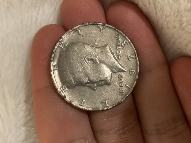 Half-Dollar/Peso-Coin-That-Opens-Id:-Magician's-Coin