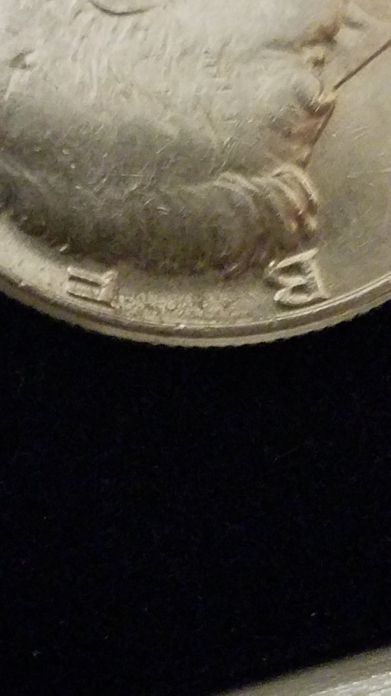 1974-P-Kennedy-Half-Dollar-Collar,-DDD-Or-Finger?-1983-P-Kennedy--Clash